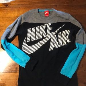 Men’s Nike sweatshirt